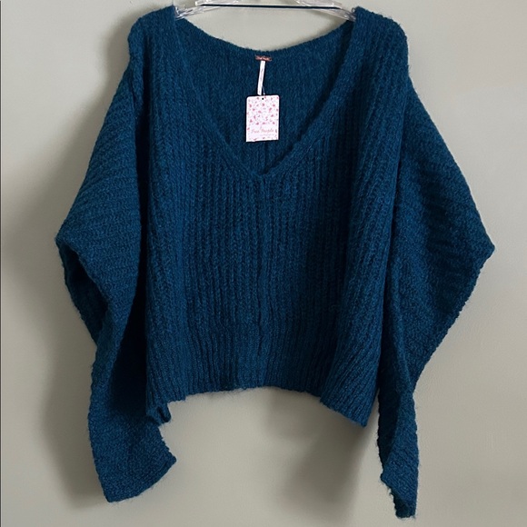 Free People Sweaters - NWT Free People Moonbeam V-Neck Pullover Sweater in Blue Lagoon Size S